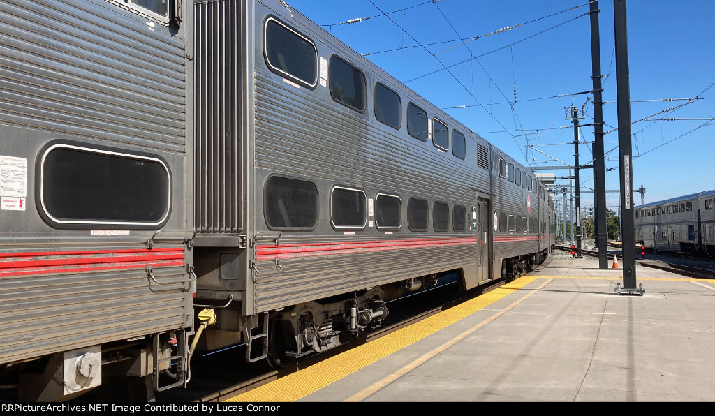 Caltrain 3811